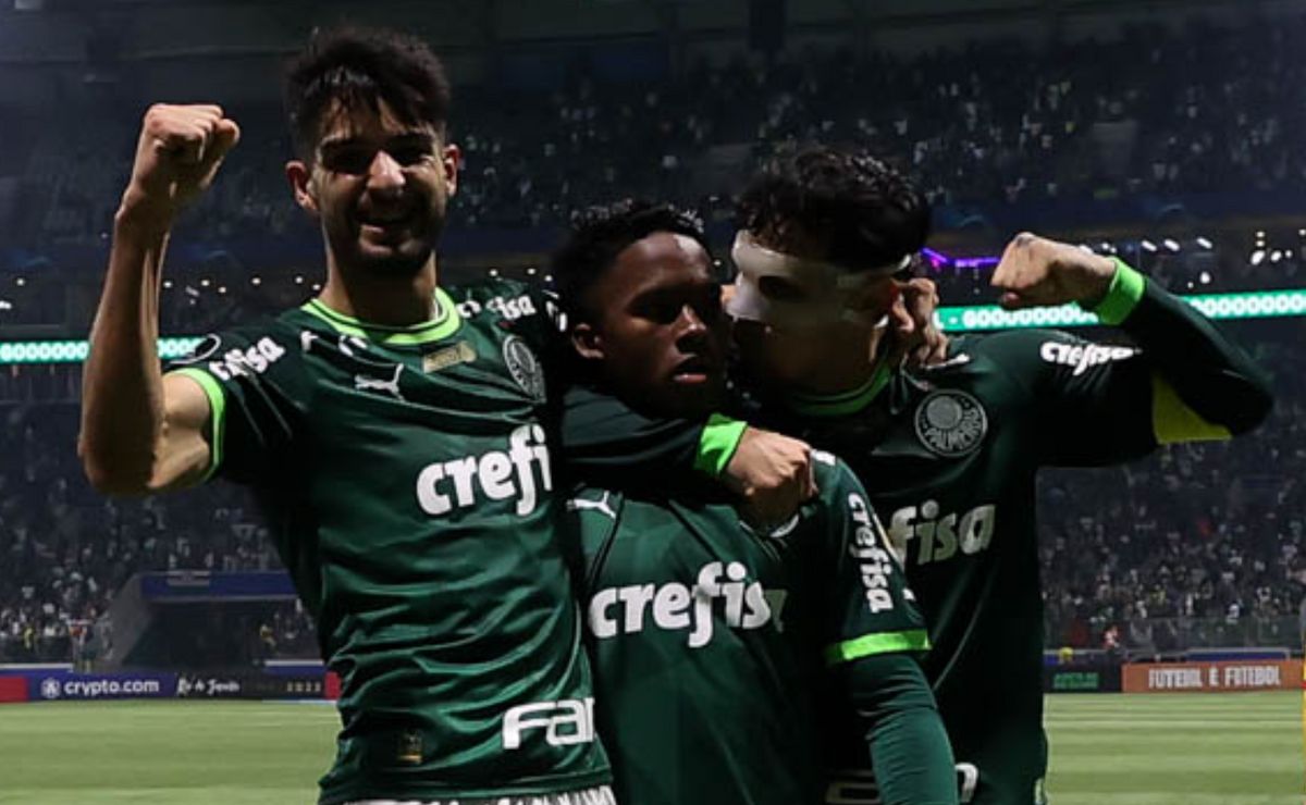 Atacante do Palmeiras revela ter jogado lesionado, sem pedir substituição