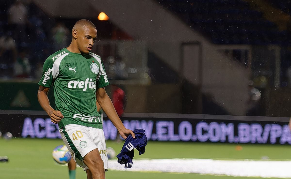 Palmeiras rejeita oferta do Cruzeiro por Jhon Jhon: veja detalhes da proposta.