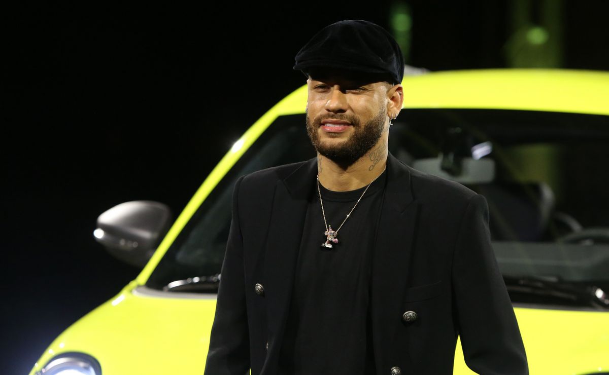 Neymar elogia promessa do Palmeiras e prevê futuro brilhante: 