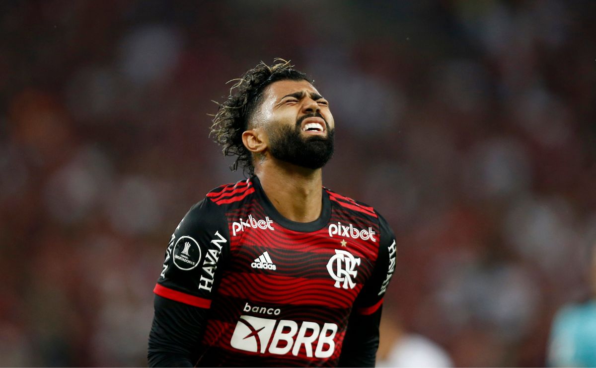 Flamengo decide futuro de Gabigol, alvo do Palmeiras, com atitude crucial.