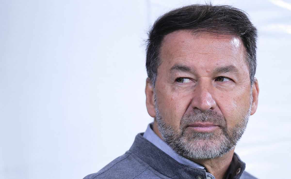 Corinthians regulariza FGTS do elenco após ação de Arthur Sousa e Gustavo Mosquito.