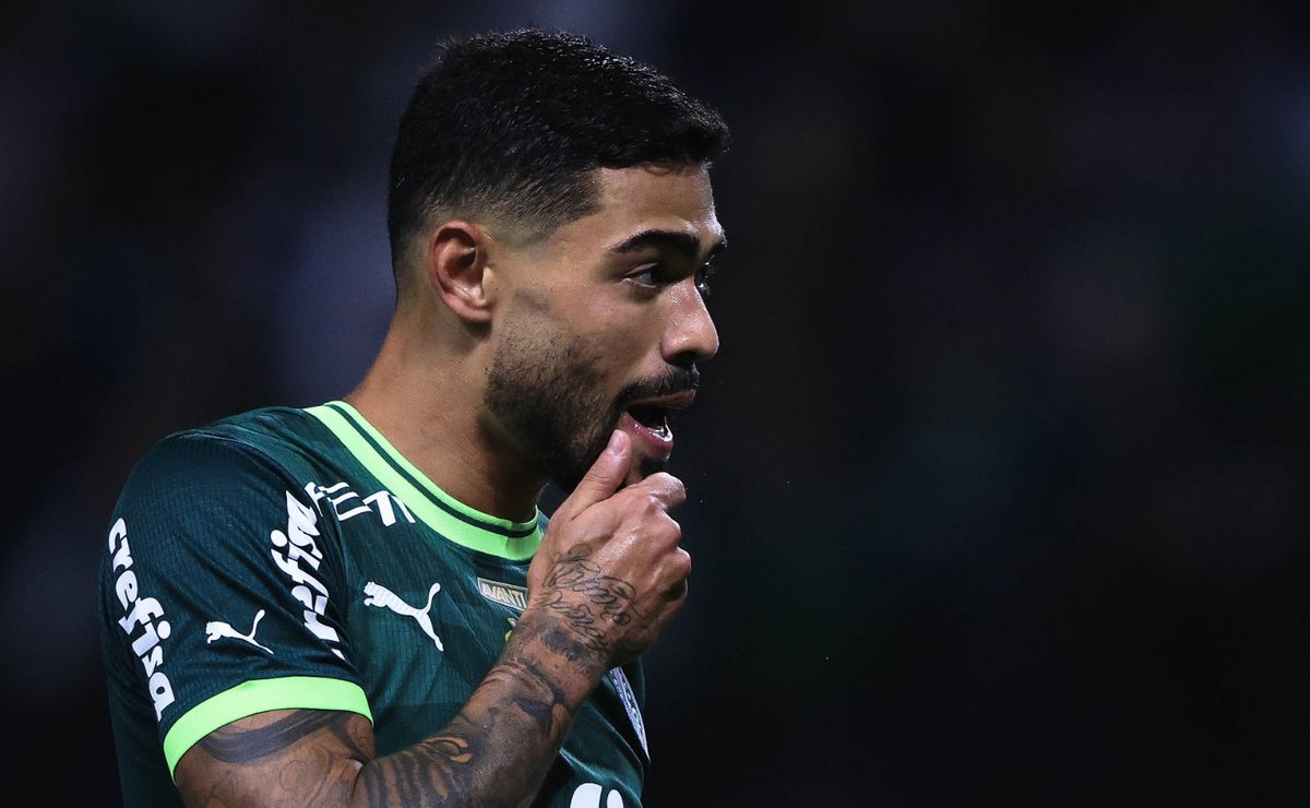 Negociação entre Palmeiras e Qatar SC trava e destino de Bruno Tabata indefinido.