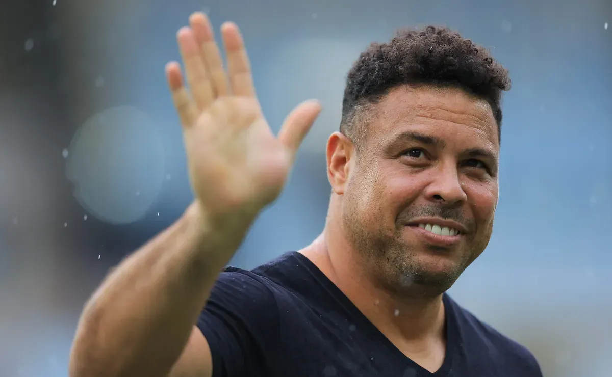 Ronaldo sugere Emerson Royal e Samuel Lino para Seleção após avaliar Flamengo