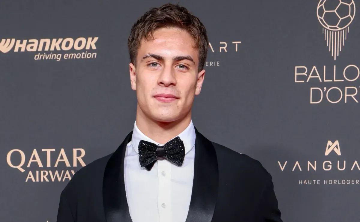 Kenan Yildiz cita Danilo e Alex Sandro como inspirações na Bola de Ouro