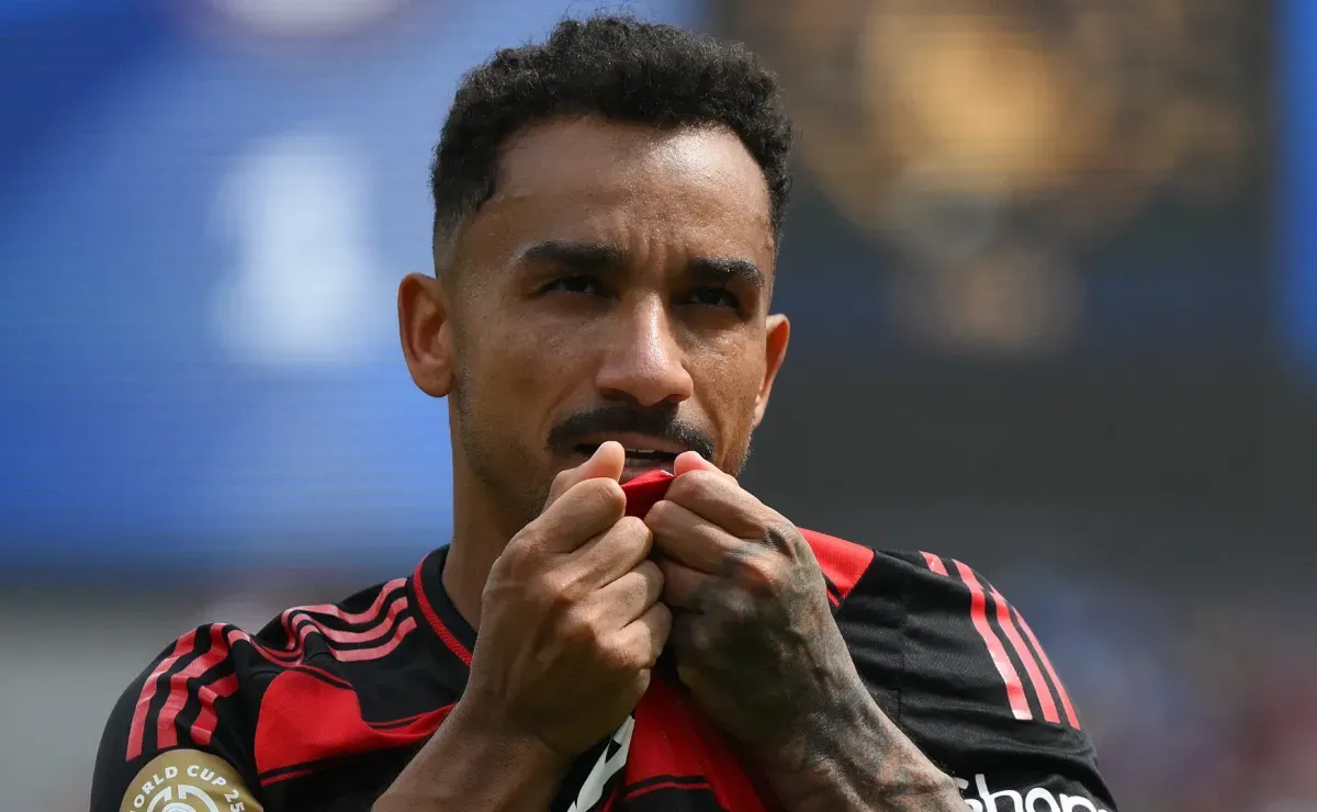 Flamengo só negocia Danilo com o Milan se jogador solicitar a transferência