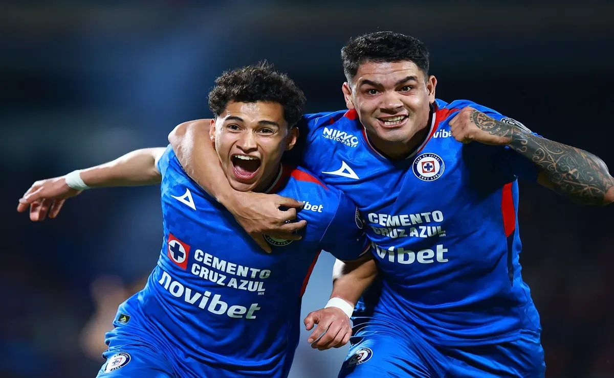 Cruz Azul dispara: investimento de R$ 300 milhões em reforços intensifica rivalidade com o Flamengo na Intercontinental