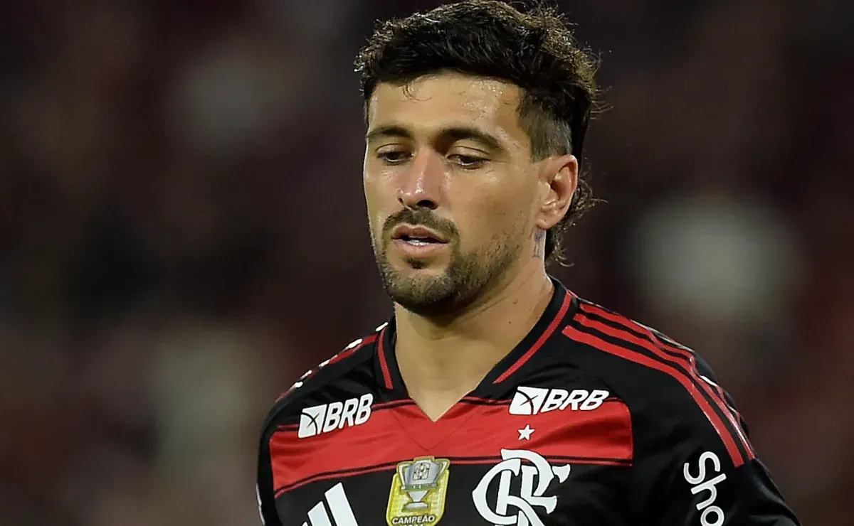 Cruz Azul vacila em campo, e Arrascaeta brilha, assegurando a vitória do Flamengo na Intercontinental