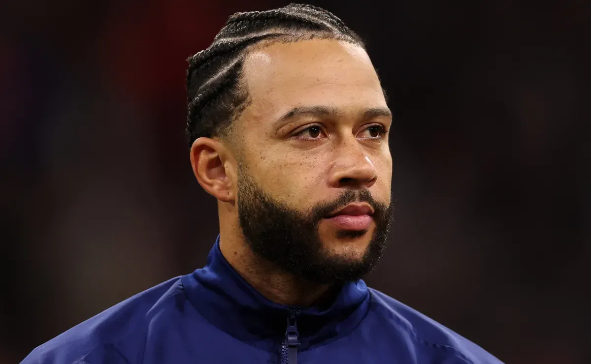 BOMBA: Liverpool avalia proposta por Memphis Depay, atacante do Corinthians