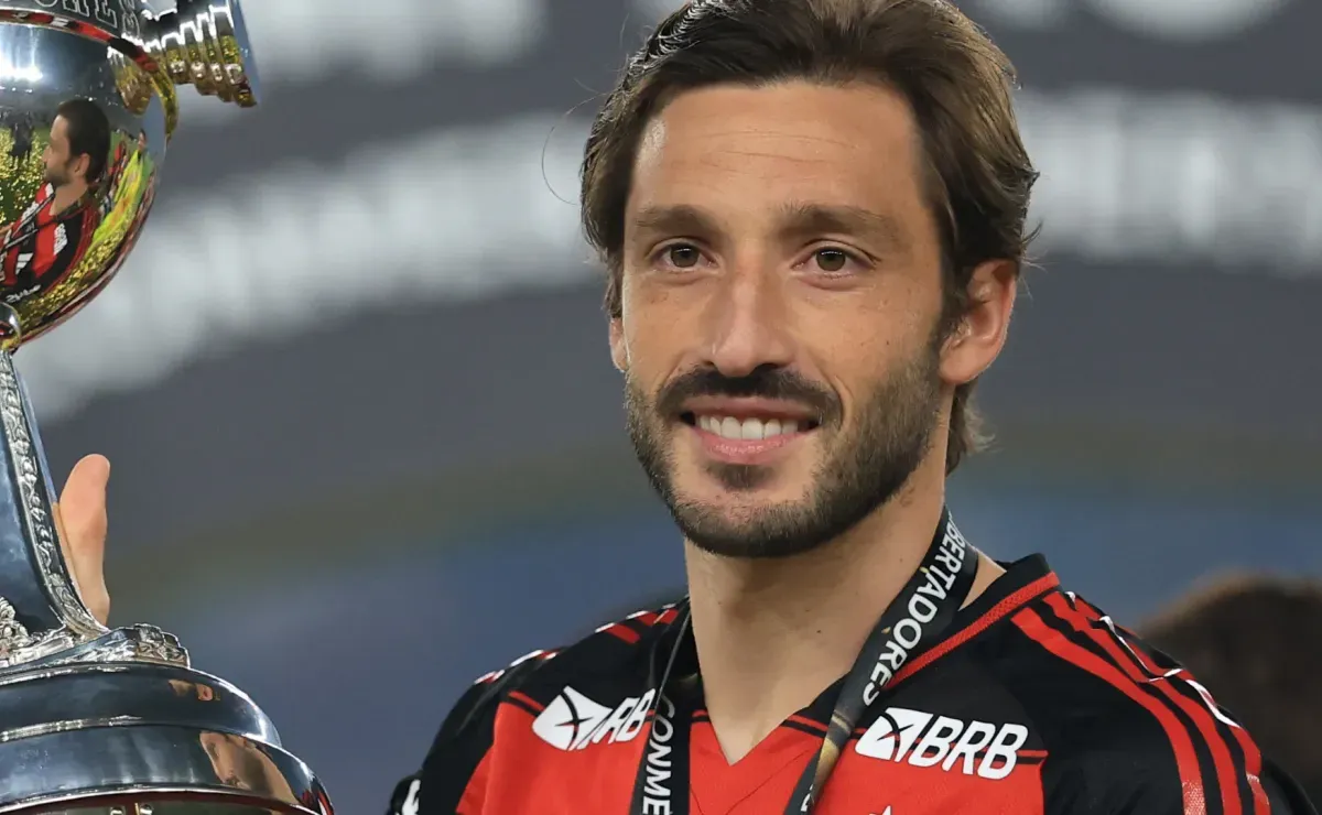 River Plate avança em negociações para contratar lateral Matías Viña, do Flamengo