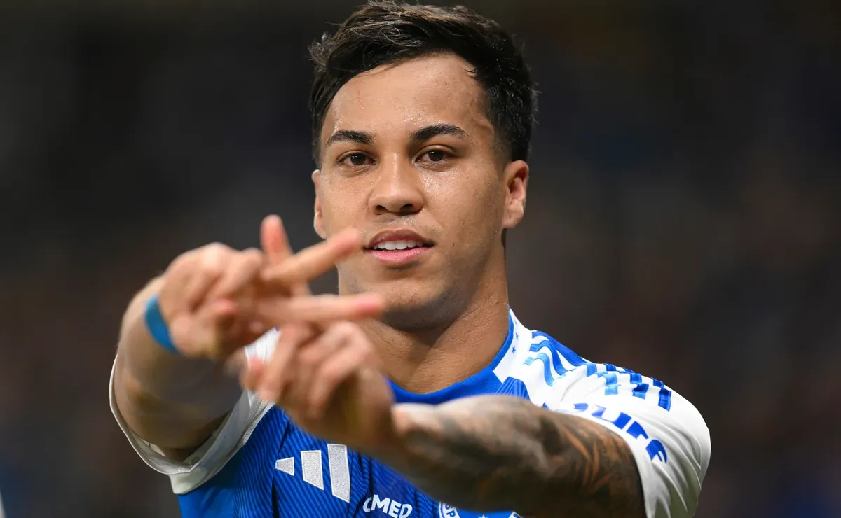 Craque na mira? Flamengo prepara proposta milionária por atacante colombiano após dificuldade com Kaio Jorge