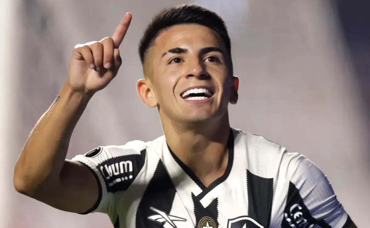 BOMBA: Fora dos planos de Simeone, Almada entra no radar do Palmeiras