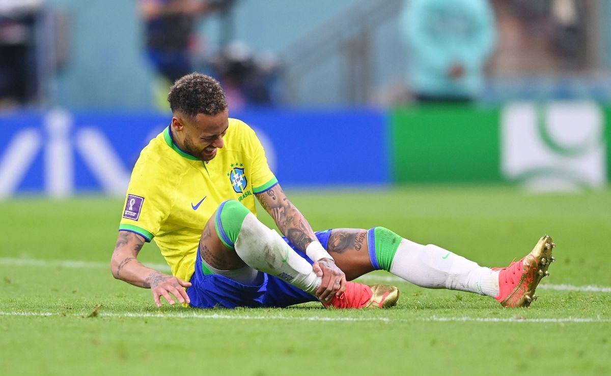 Neymar, Brazil's Star Player, Out With an Injury - The New York Times