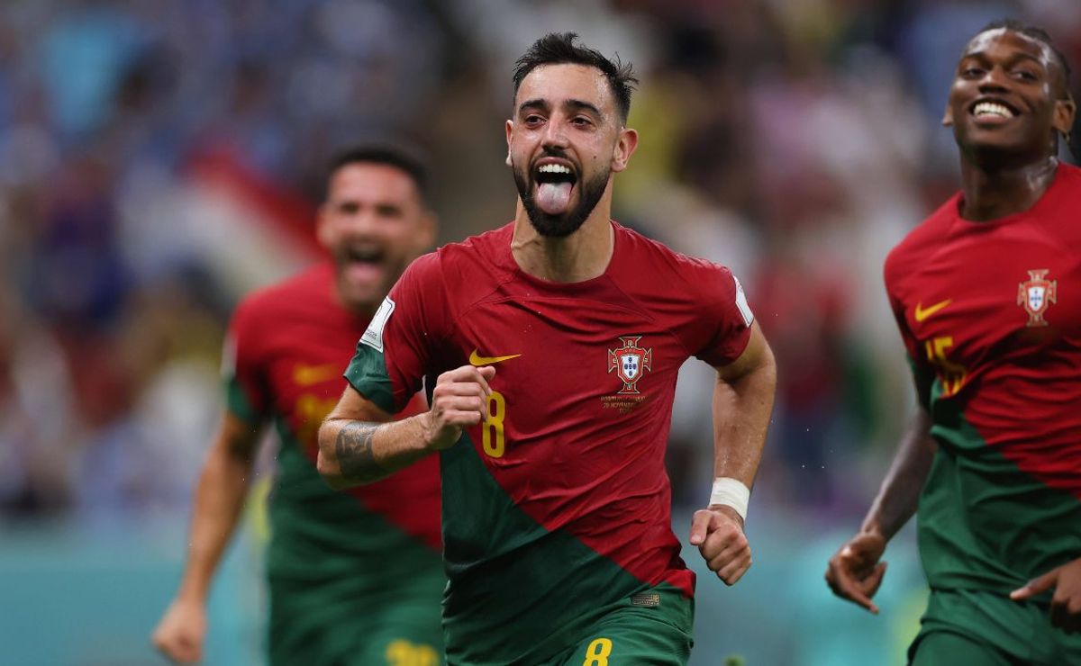 Portugal beat Uruguay 2-0 to become third team into last 16