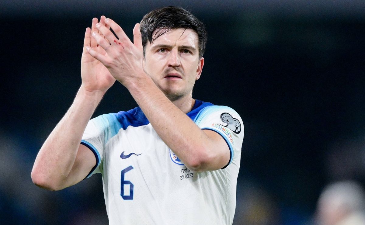 Harry back. Гарри ландерс. Harry back. Дело терри. Manchester united.