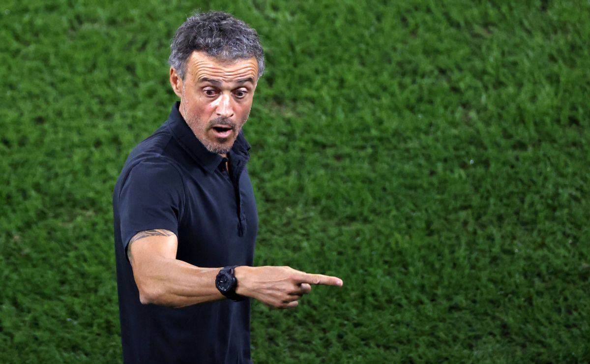 Tottenham challenges Chelsea for Luis Enrique