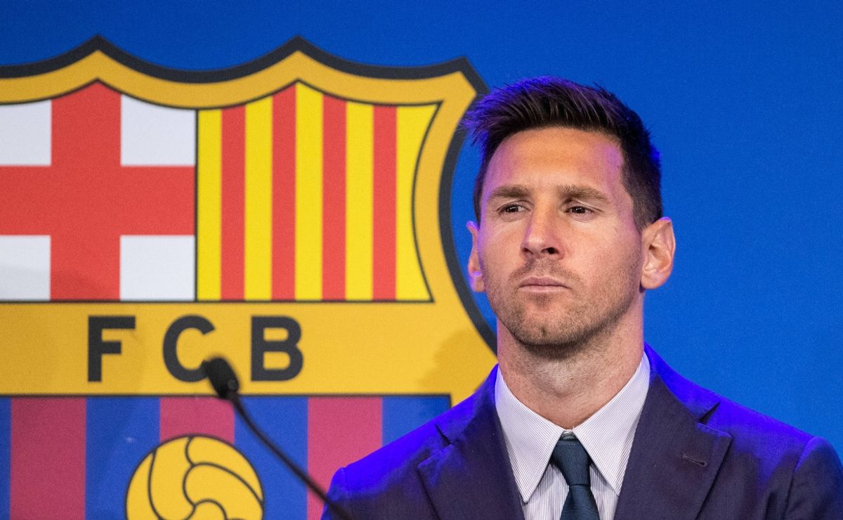 Barcelona still paying wages to Messi after two years away
