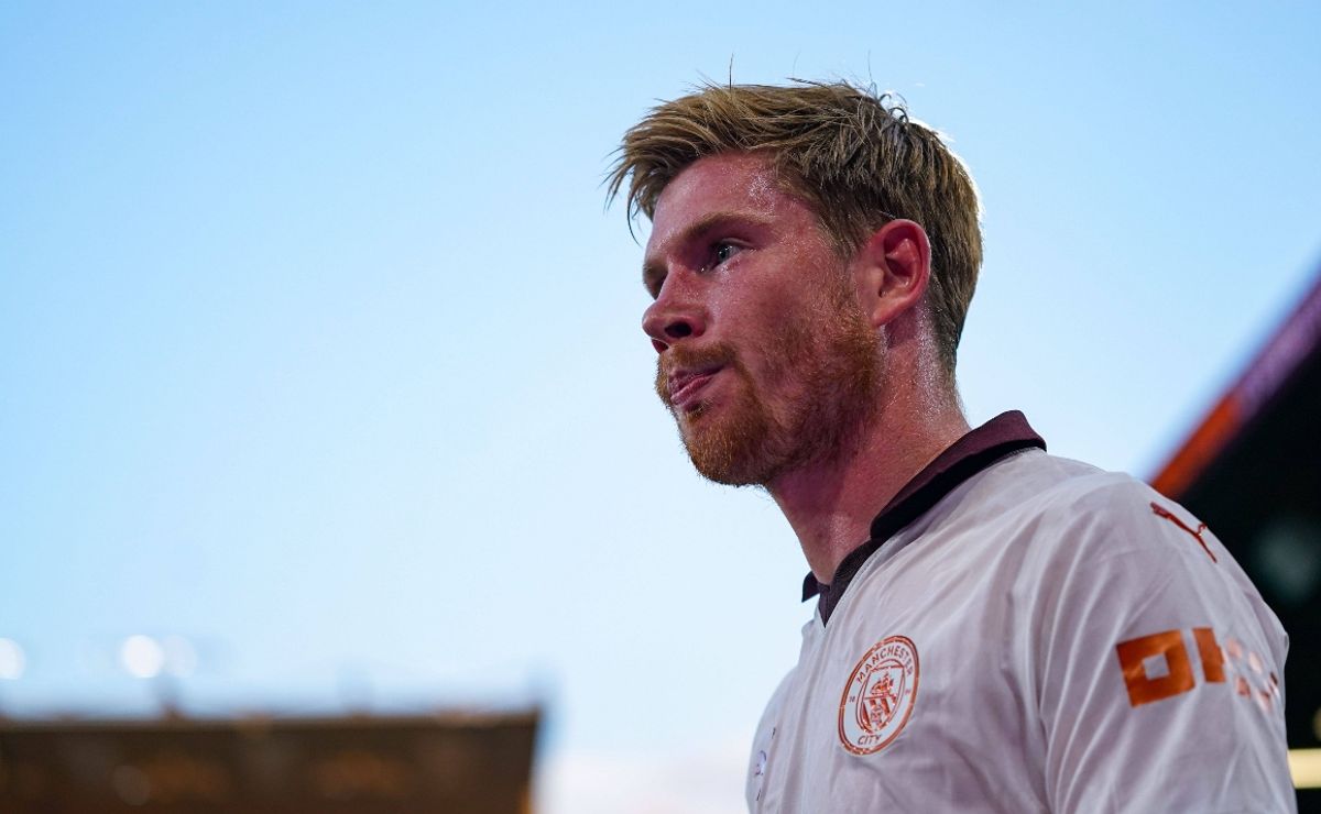 Pep Guardiola confirms Kevin De Bruyne 'out for a while' as Man