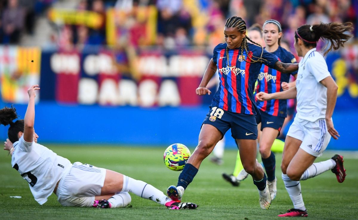 Spanish women's soccer is a mess as league goes on strike
