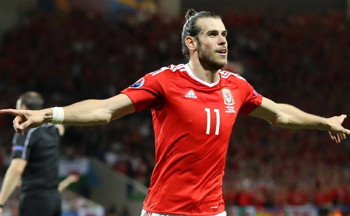Rob McElhenney says he still wants Gareth Bale on Wrexham