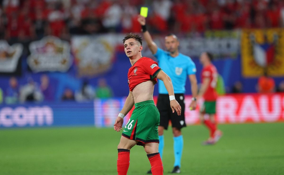 Portugal defeats Czechia despite Martinez's uninspired tactics