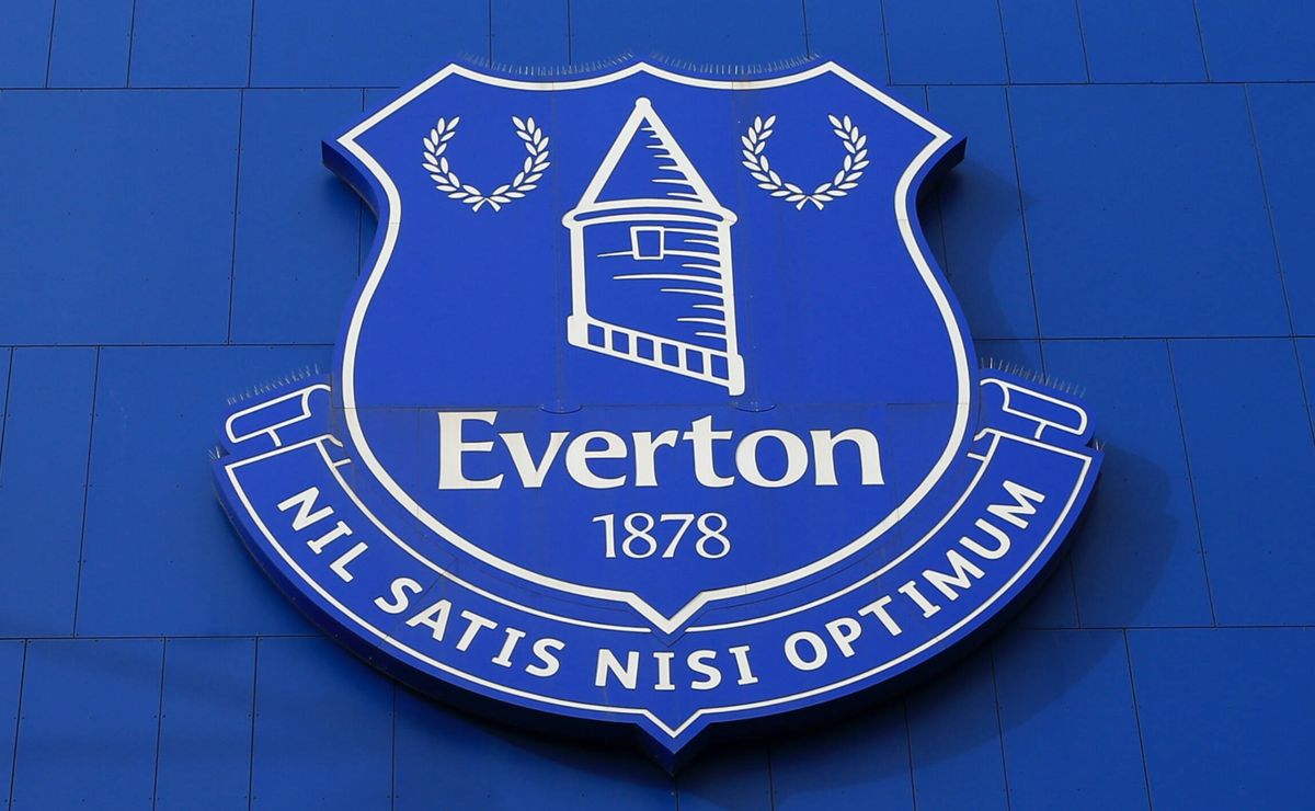 Chaos returns to Everton as Friedkin Group backs out of deal