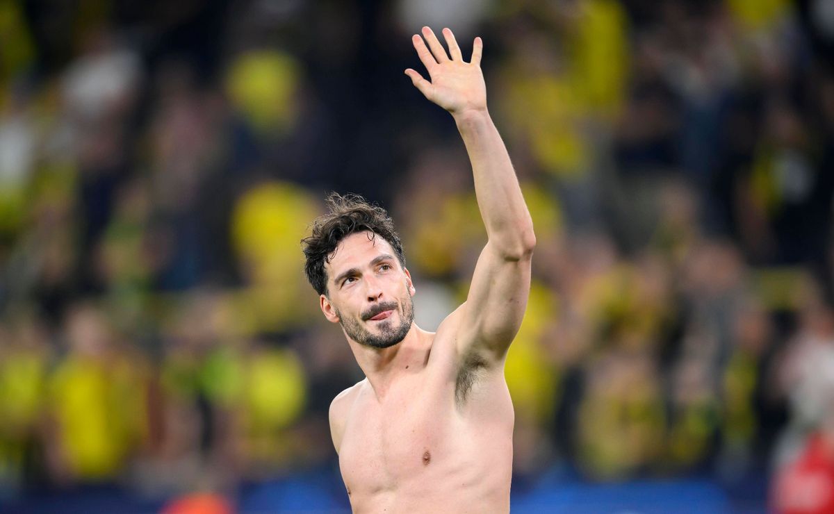 Brighton targets Hummels thanks to German connection