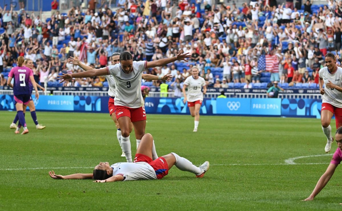 Who needs subs? Emma Hayes outsmarts critics with USA win