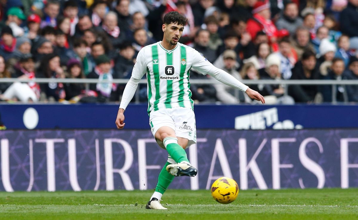 Milan eyeing Johnny Cardoso again despite Tottenham &lsquo;pact&rsquo;