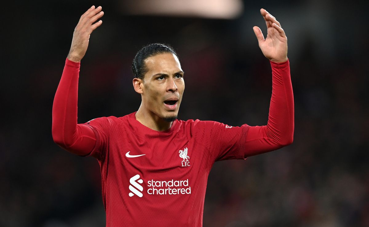 https://ds-images.bolavip.com/news/image?src=https%3A%2F%2Fimages.worldsoccertalk.com%2Fjpg%2Ffull%2FWST_20241107_WST_538820_Van-Dijk.jpg&width=1200&height=740