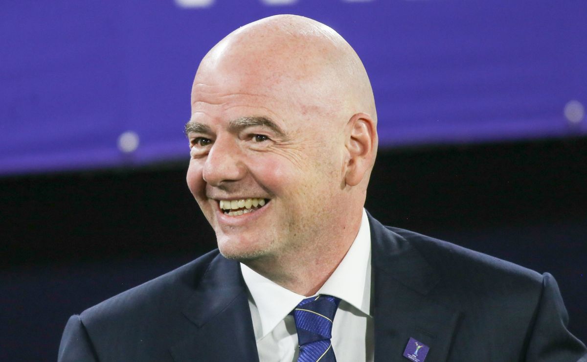 https://ds-images.bolavip.com/news/image?src=https%3A%2F%2Fimages.worldsoccertalk.com%2Fjpg%2Ffull%2FWST_20241130_WST_542109_Gianni-Infantino-2.jpg&width=1200&height=740