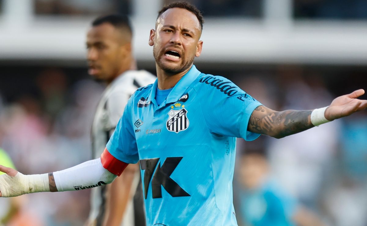 Neymar breaks silence after red card in what could be his final game for Santos
