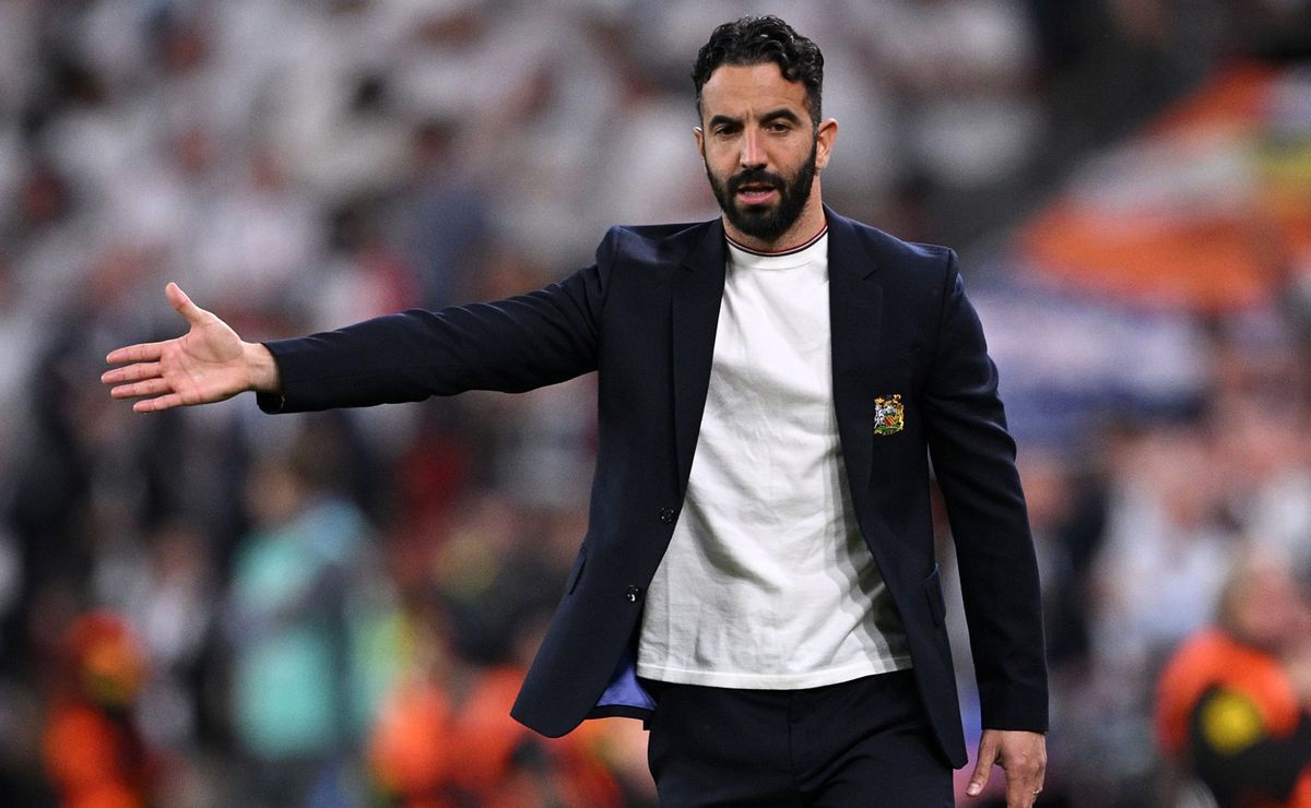 Manchester United interested in signing Manchester City player this summer