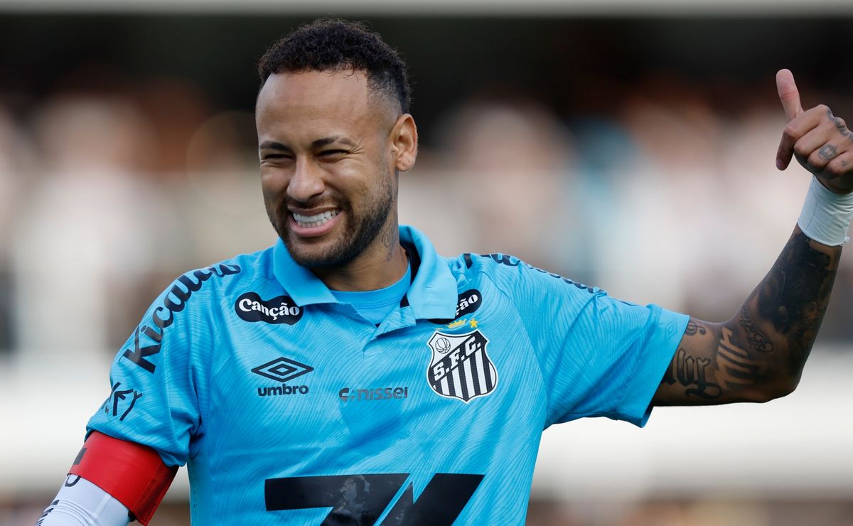 Neymar might not renew at Santos and could play in the FIFA Club World Cup