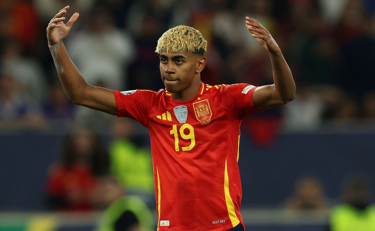 Video: Lamine Yamal sets record in Spain with two goals against France in UEFA Nations League