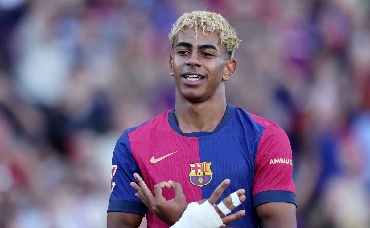 It’s official: Lamine Yamal takes Messi’s iconic 10 shirt at Barcelona and breaks a historic record