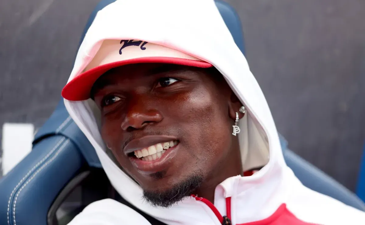 Bizarre moment for AS Monaco: Players left in underwear after airplane AC malfunction