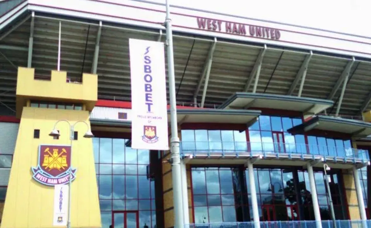 New deal between West Ham, Dutch club will see Hammers' prospects loaned to the Netherlands
