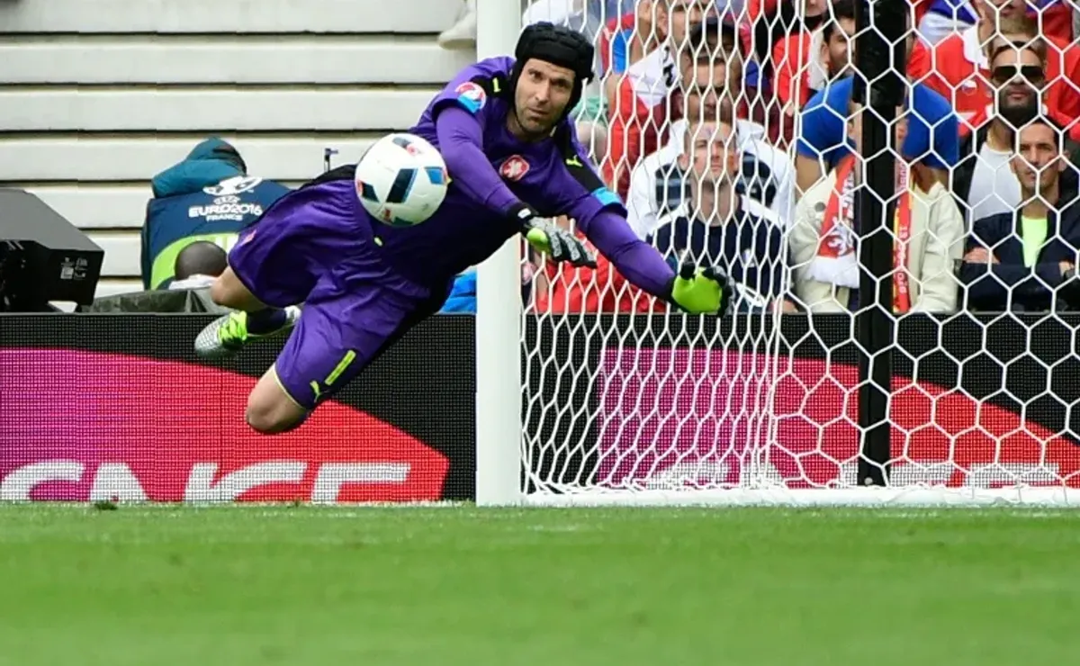 Euro 16 Cech Keeps Czechs Level With Spain At Half Time World Soccer Talk