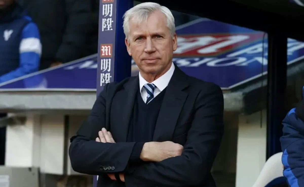 Crystal Palace sack manager Alan Pardew