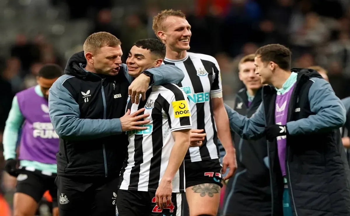 Newcastle see off Wolves to reignite top four hopes