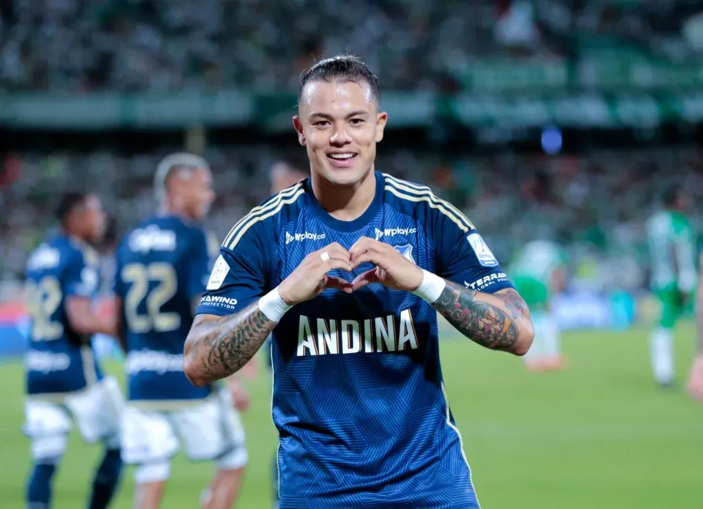 Leonardo Castro de Millonarios, celebra el gol a Atletico Nacional. Foto: VizzorImage / Donaldo Zuluaga.