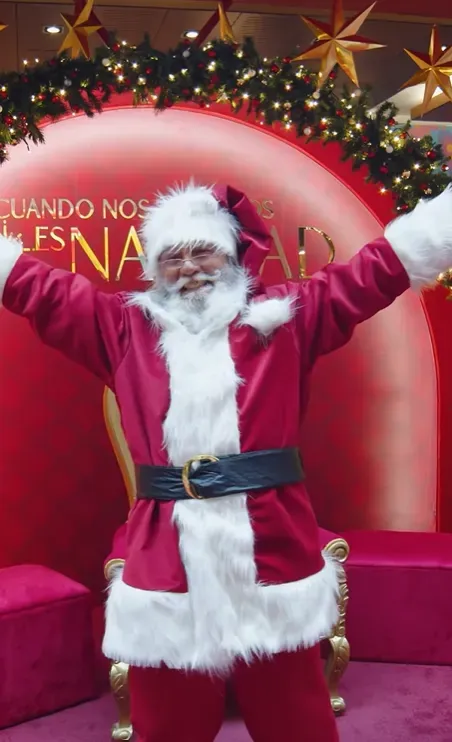 Viejito Pascuero en Costanera Center