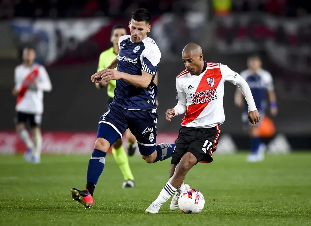 Guillermo Enrique, el nuevo refuerzo de Racing, con la camiseta de Gimnasia. (Getty Images)