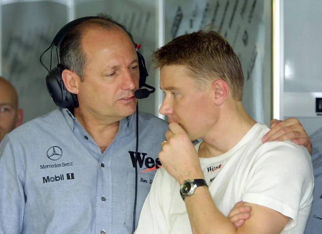 Ron Dennis llevó a Häkkinen a McLaren y fue artífice de sus dos campeonatos mundiales. IMAGO