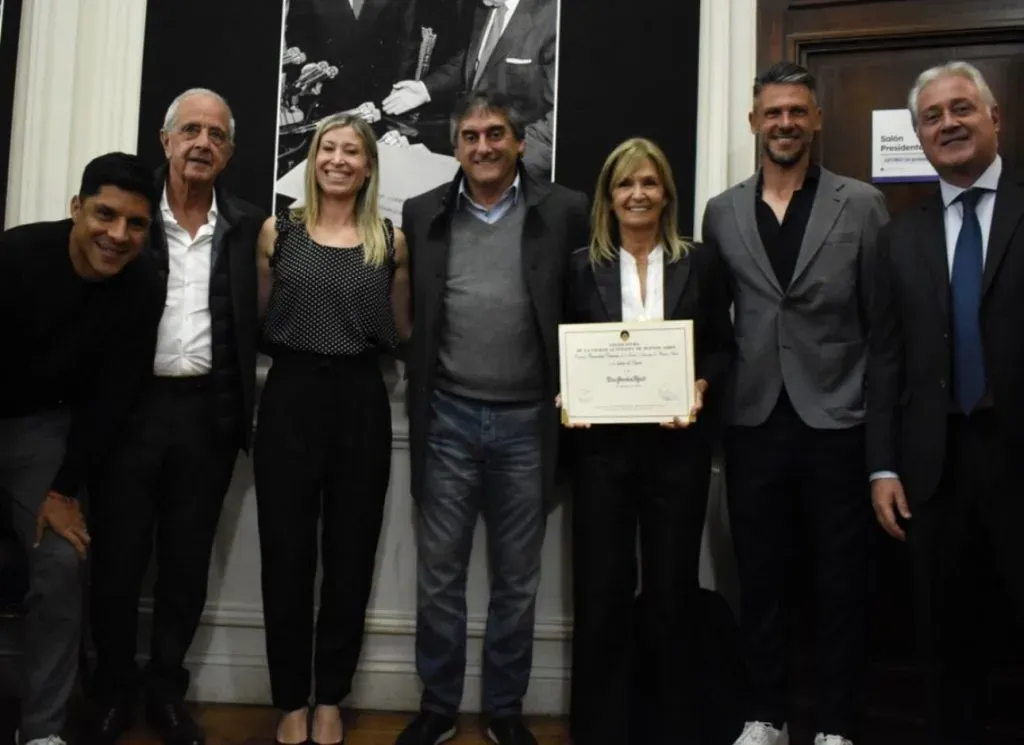 Sandra Rossi como personalidad destacada del Deporte. (Foto: Legislatura).