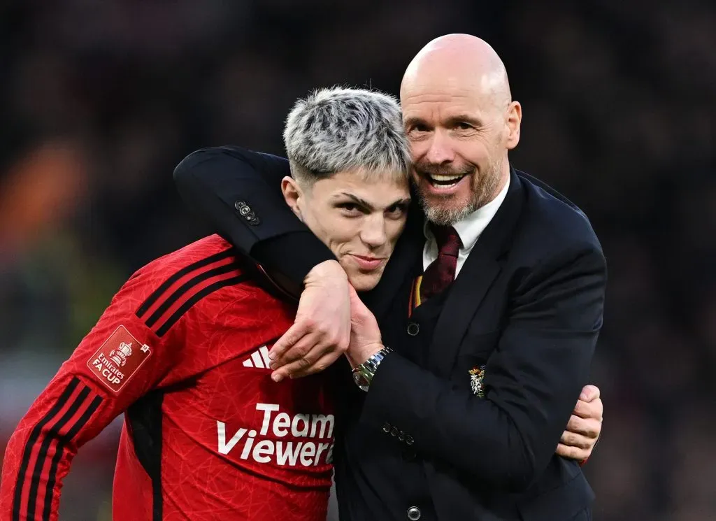 Garnacho curte publicações criticando Erik Ten HAG. (Photo by Michael Regan/Getty Images)