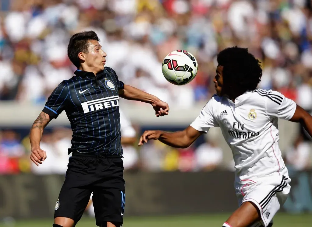 Rubén Botta jugando con el Inter de Milán contra el Real Madrid en un amistoso 2025. Foto: Getty.