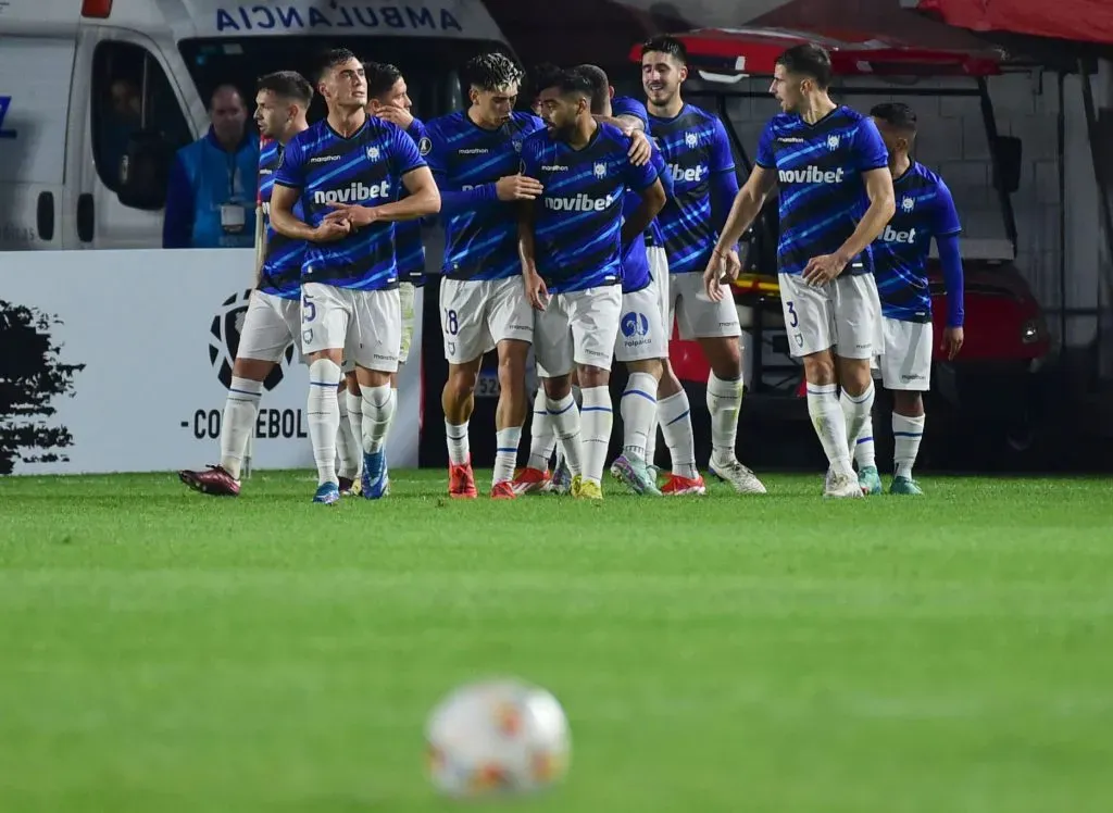 En Punta Arenas dijeron que Huachipato festejará un triunfo sin jugar. (Photosport).