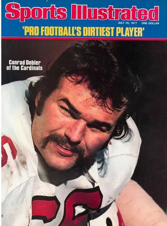 Sports Illustrated nomba a Conrad Dobler el jugador más agresivo de la liga.