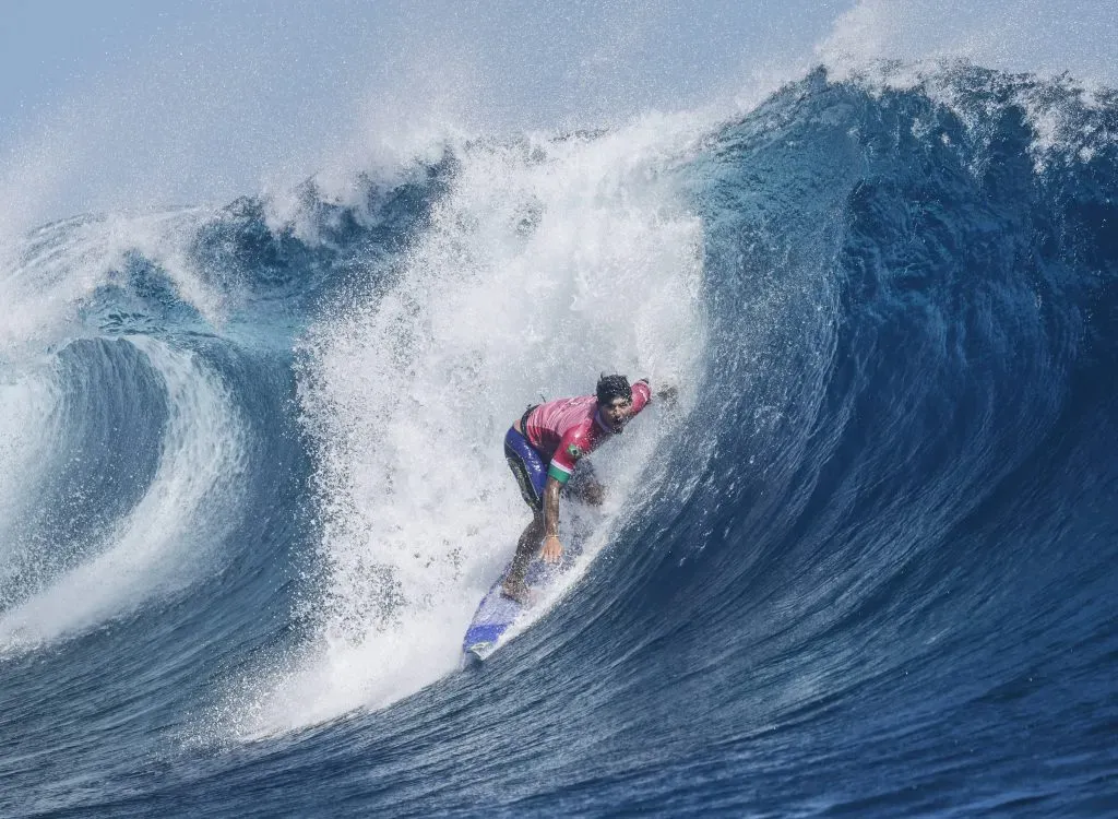 El surf de París 2024 se está desarrollando en Tahití